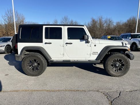 Used 2017 Jeep Wrangler Unlimited Sport w/ Max Tow Package image 8