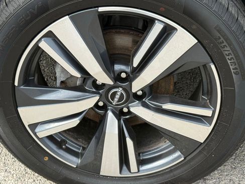 Used 2023 Nissan Rogue SL AWD/4WD image 48