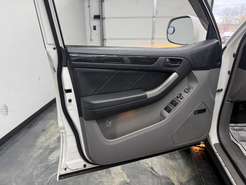 Used 2006 Toyota 4Runner Limited image 10