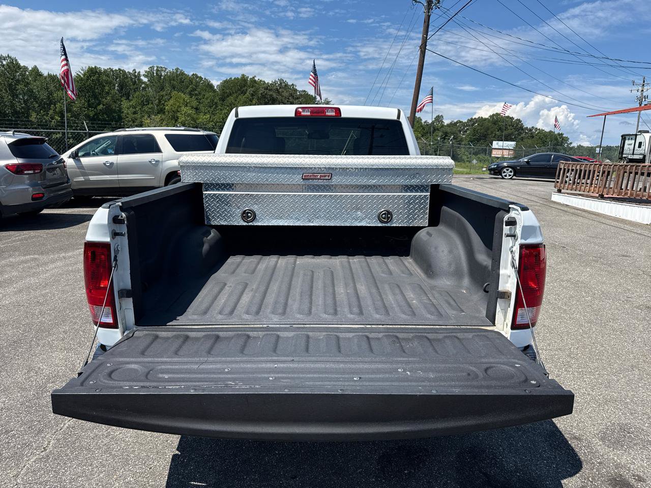 Used 2018 RAM 1500 Tradesman w/ Chrome Appearance Group AWD/4WD image 7