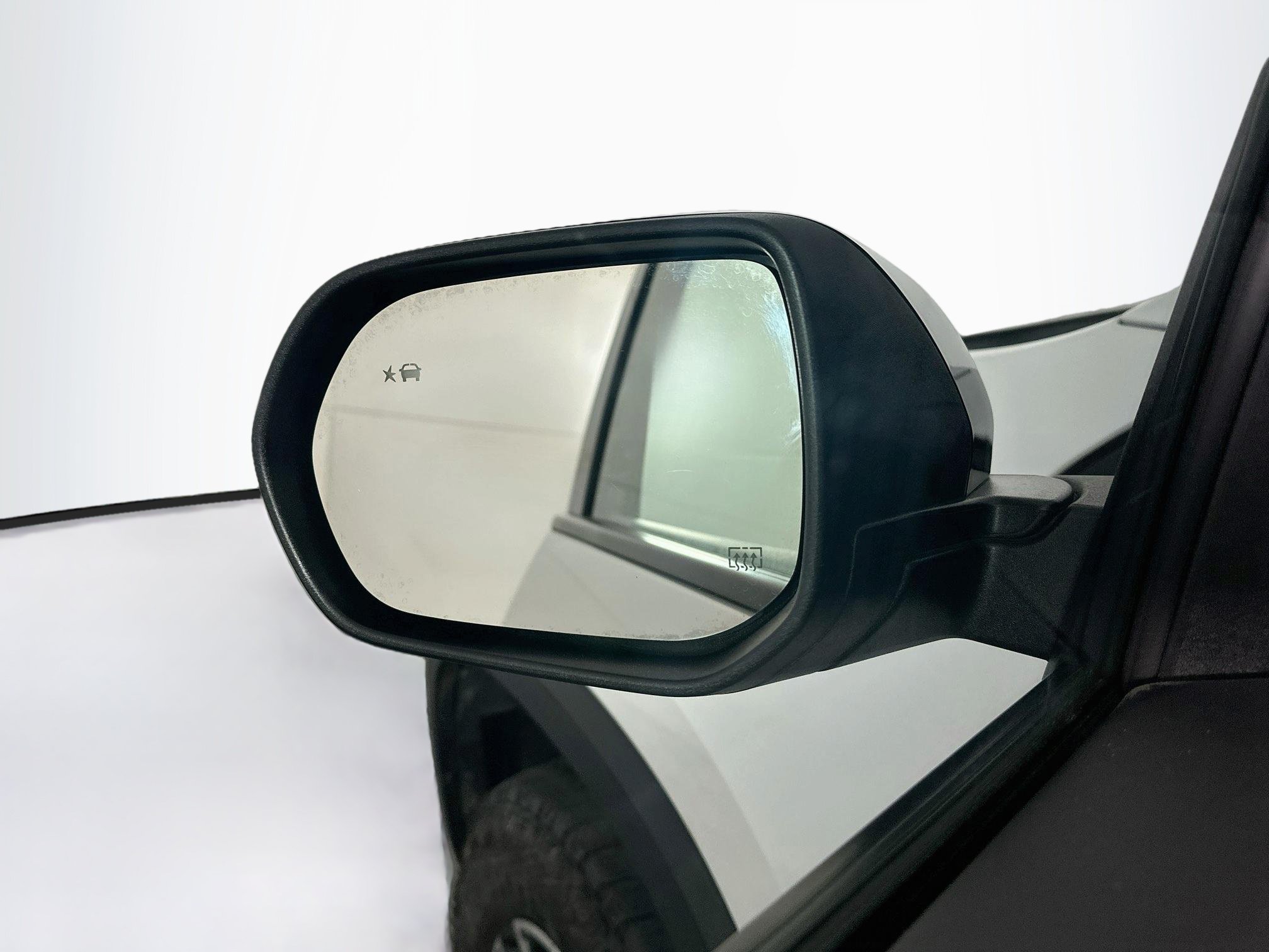 Used 2025 Chevrolet Traverse Z71 AWD/4WD image 16