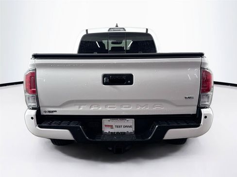 Used 2022 Toyota Tacoma TRD Off-Road w/ TRD Premium Off Road Package AWD/4WD image 12