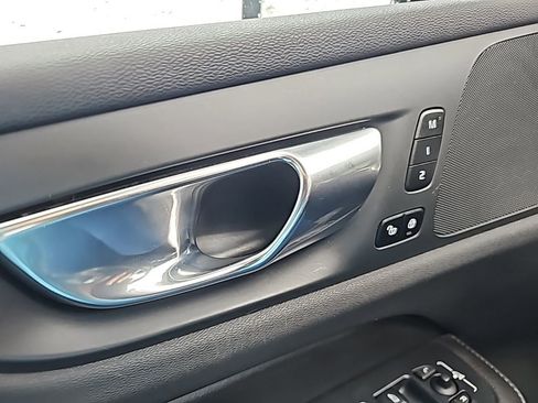 Used 2022 Volvo S60 T8 R-Design Expression w/ Premium Package image 9