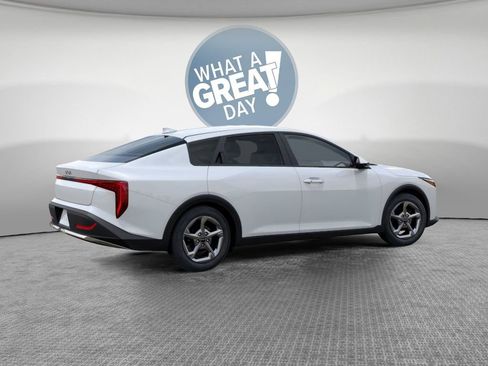 New 2026 Kia K4 FWD image 6