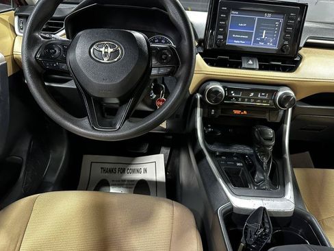 Used 2019 Toyota RAV4 LE FWD image 25