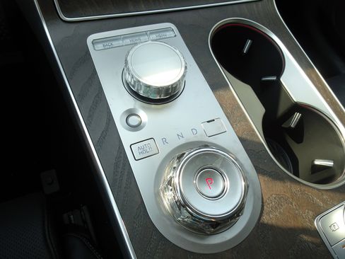 New 2025 Genesis GV80 2.5T Prestige image 13