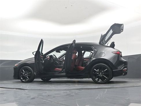 Used 2024 MAZDA MAZDA3 Hatchback w/ Appearance Package image 53