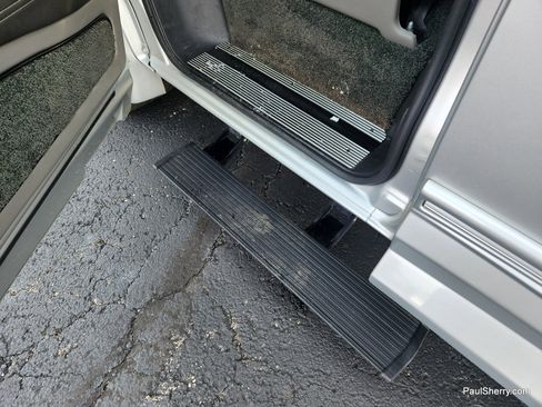 Used 2018 GMC Savana 2500 w/ Enhanced Convenience Package image 52