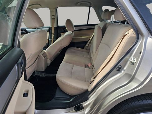 Used 2016 Subaru Outback 2.5i Premium image 23