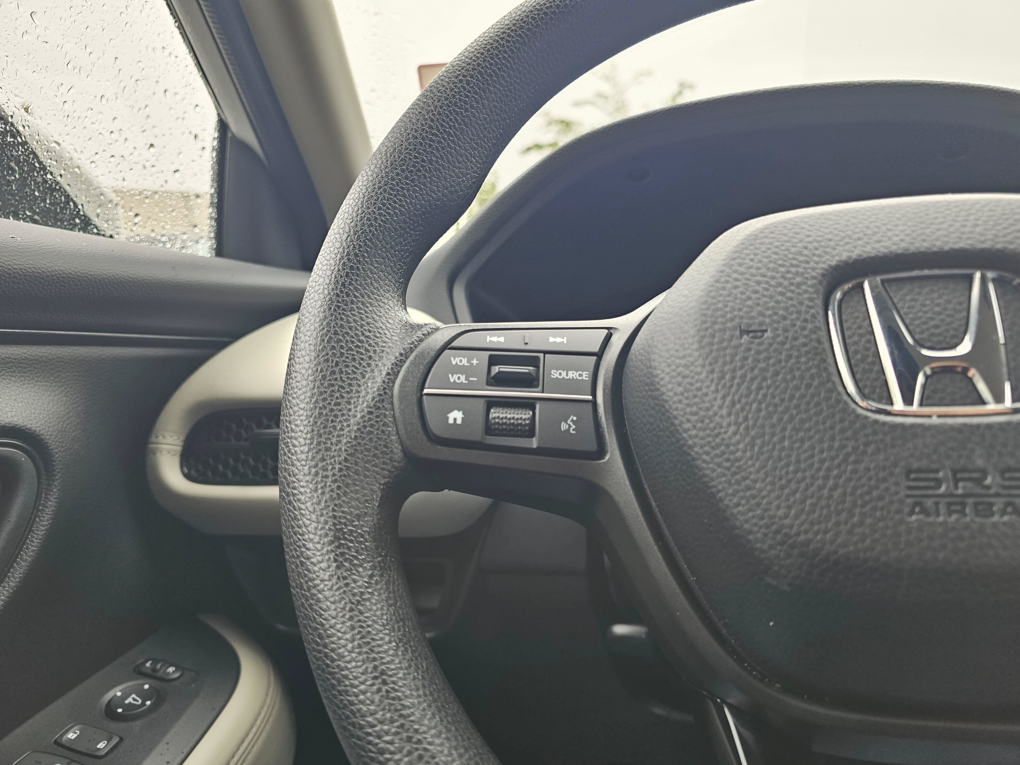 Used 2025 Honda HR-V LX image 32