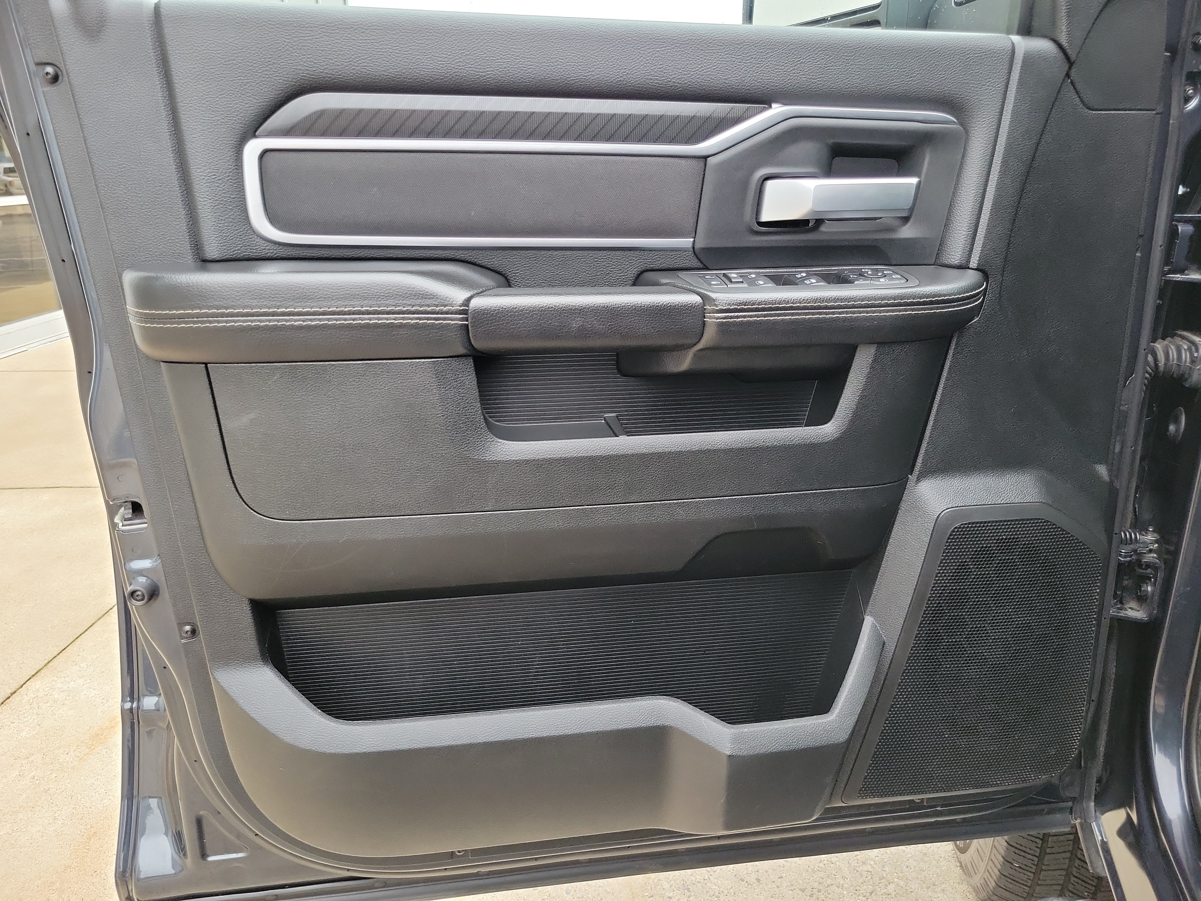 Used 2025 RAM 2500 Big Horn AWD/4WD image 6