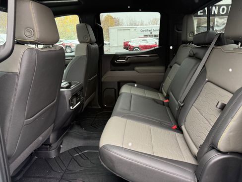 Used 2022 Chevrolet Silverado 1500 ZR2 w/ Technology Package image 16