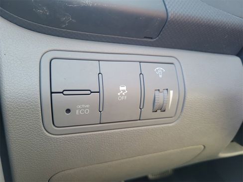 Used 2012 Hyundai Accent GS image 21