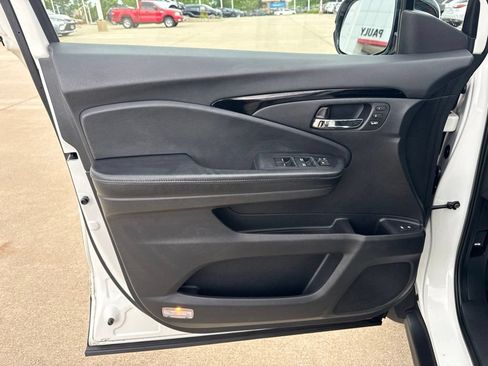 Used 2018 Honda Pilot Touring image 19