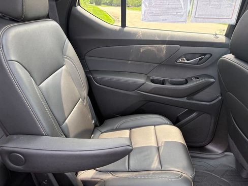 Used 2023 Chevrolet Traverse LT w/ LT Premium Package AWD/4WD image 46