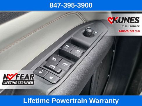 Used 2025 Jeep Compass Limited image 37