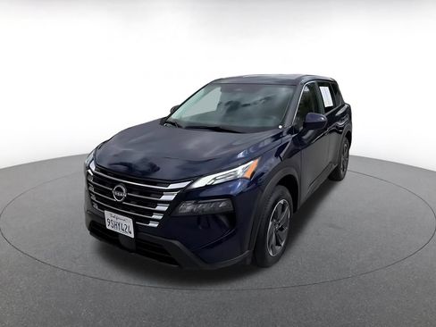 Used 2025 Nissan Rogue SV FWD image 5