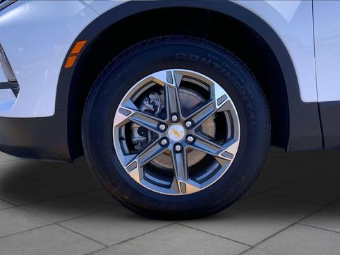 Used 2025 Chevrolet Blazer LT AWD/4WD image 11