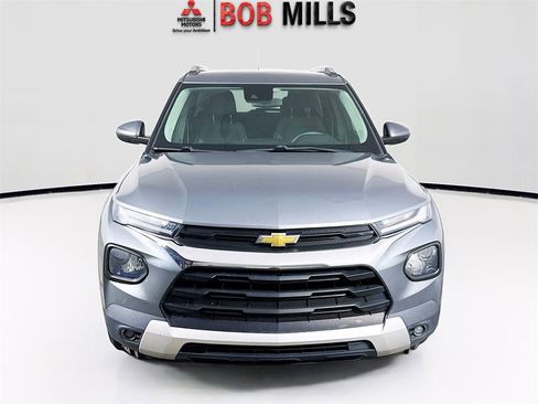 Used 2022 Chevrolet TrailBlazer LT image 2