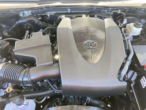 Certified 2023 Toyota Tacoma TRD Sport w/ Technology Package image 17