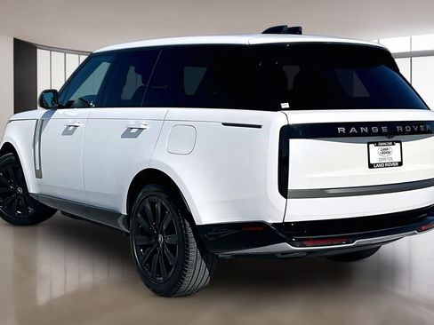 Used 2025 Land Rover Range Rover SE image 4