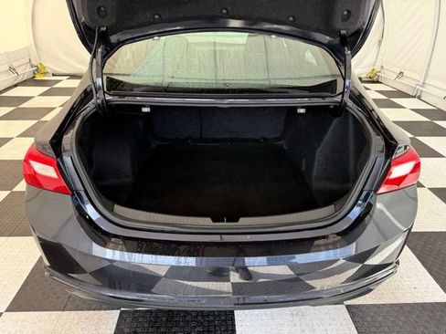 Used 2023 Chevrolet Malibu LT image 4