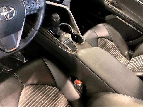 Used 2023 Toyota Camry SE image 19