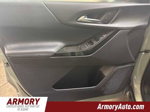 Used 2025 Chevrolet Equinox LT w/ Midnight Edition image 7