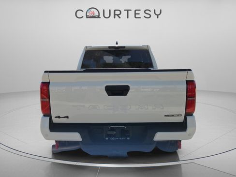 Certified 2024 Toyota Tacoma TRD Off-Road image 5