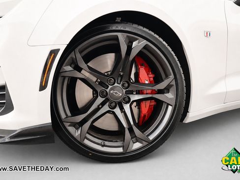 Used 2022 Chevrolet Camaro SS RWD image 3