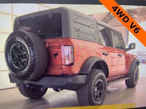 Used 2022 Ford Bronco Wildtrak image 4