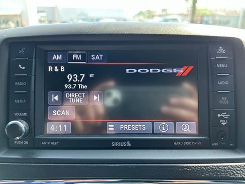 Used 2019 Dodge Grand Caravan SXT image 16