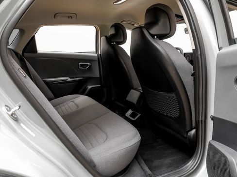 Used 2025 Kia K4 EX image 32
