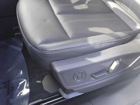 Certified 2025 Audi Q5 Premium w/ Convenience Package image 17