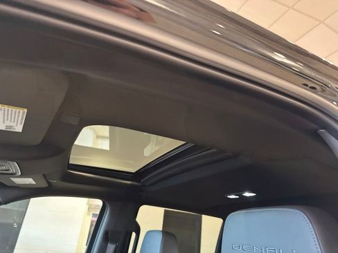Used 2020 GMC Sierra 1500 Denali w/ Denali Ultimate Package AWD/4WD image 26