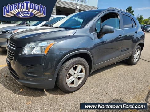 Used 2016 Chevrolet Trax LT w/ LT Convenience Package AWD/4WD image 1