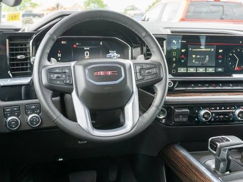Used 2025 GMC Sierra 1500 Elevation AWD/4WD image 13