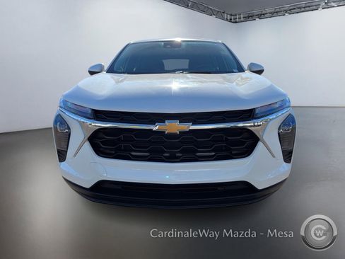 Used 2024 Chevrolet Trax LS w/ LS Convenience Package image 9