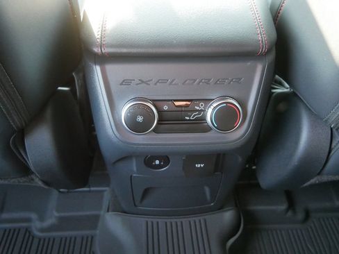 Certified 2025 Ford Explorer ST-Line AWD/4WD image 18