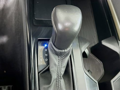 Used 2025 Toyota Camry SE image 24