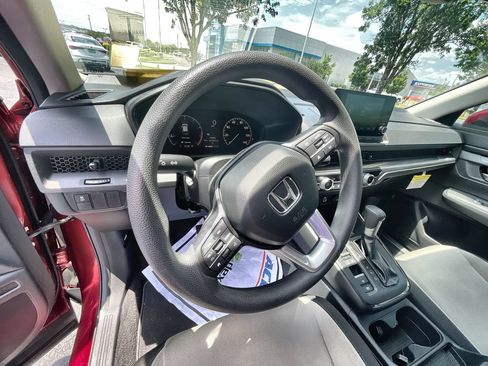 Used 2025 Honda CR-V LX image 10