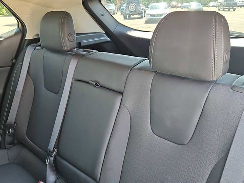 Used 2022 Buick Encore GX Select w/ Sport Touring Package FWD image 24