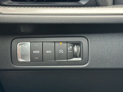 New 2026 Chevrolet Traverse LT w/ Sun and Wheel Package image 28