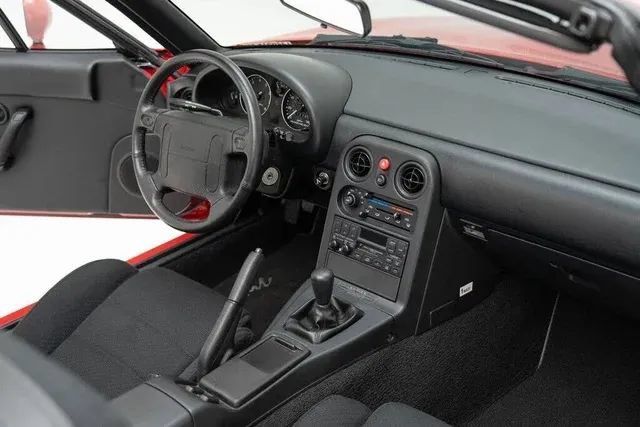 Used 1990 MAZDA MX-5 Miata RWD image 24
