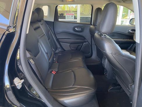 Used 2018 Jeep Compass Limited w/ Safe & Security Group AWD/4WD image 31