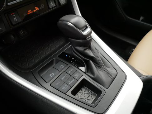 Certified 2024 Toyota RAV4 XLE Premium image 24