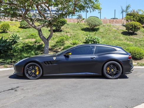 Used 2017 Ferrari GTC4Lusso AWD/4WD image 22