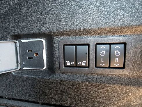 Used 2024 Chevrolet Tahoe RST w/ Luxury Package AWD/4WD image 9