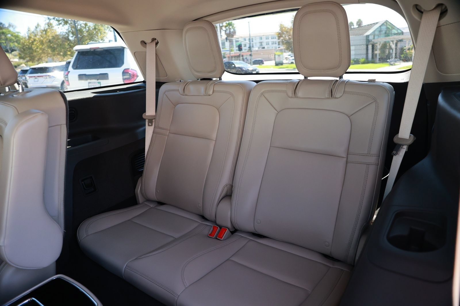 Used 2024 Lincoln Aviator Reserve w/ Equipment Group 201A AWD/4WD image 37