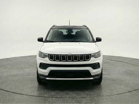 Used 2025 Jeep Compass Limited image 1